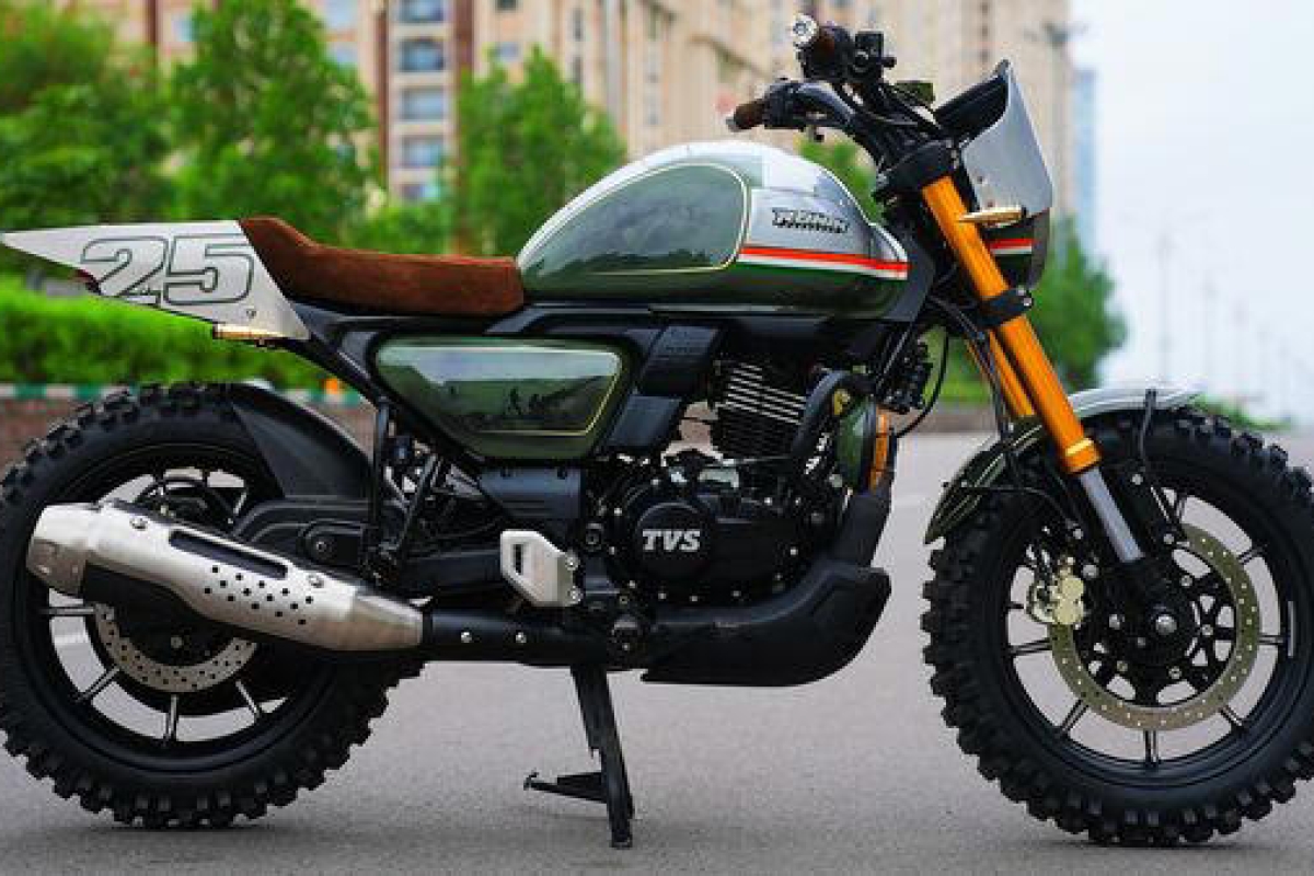 The custom-built TVS Ronin Parakram pays tribute to the heroes of the Kargil War.